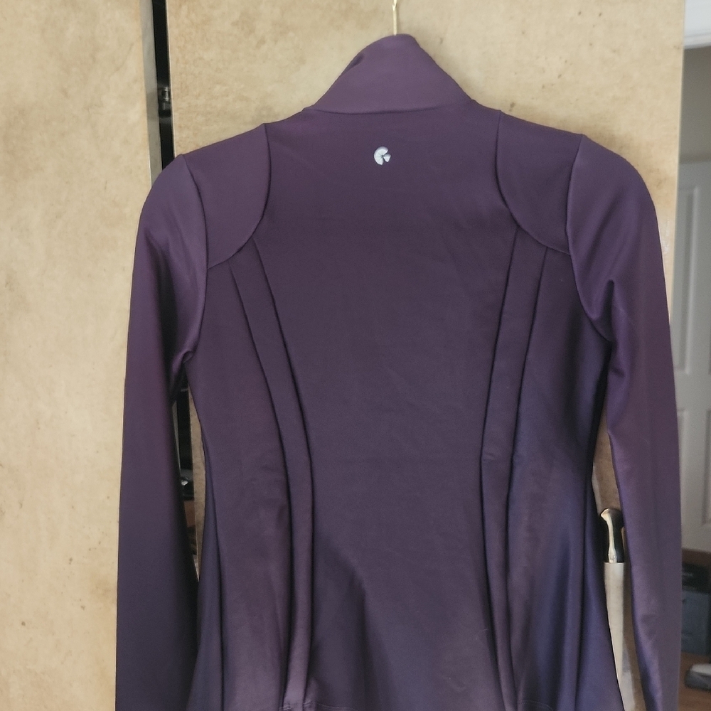 SALE! "GHOST FLOWER" Women's Workout / Exercise Jacket in 2-tones of Rich Purple - Picture 5 of 7